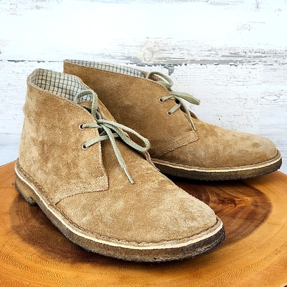 CLARKS ORIGINALS WOMEN'S DESERT BOOTS